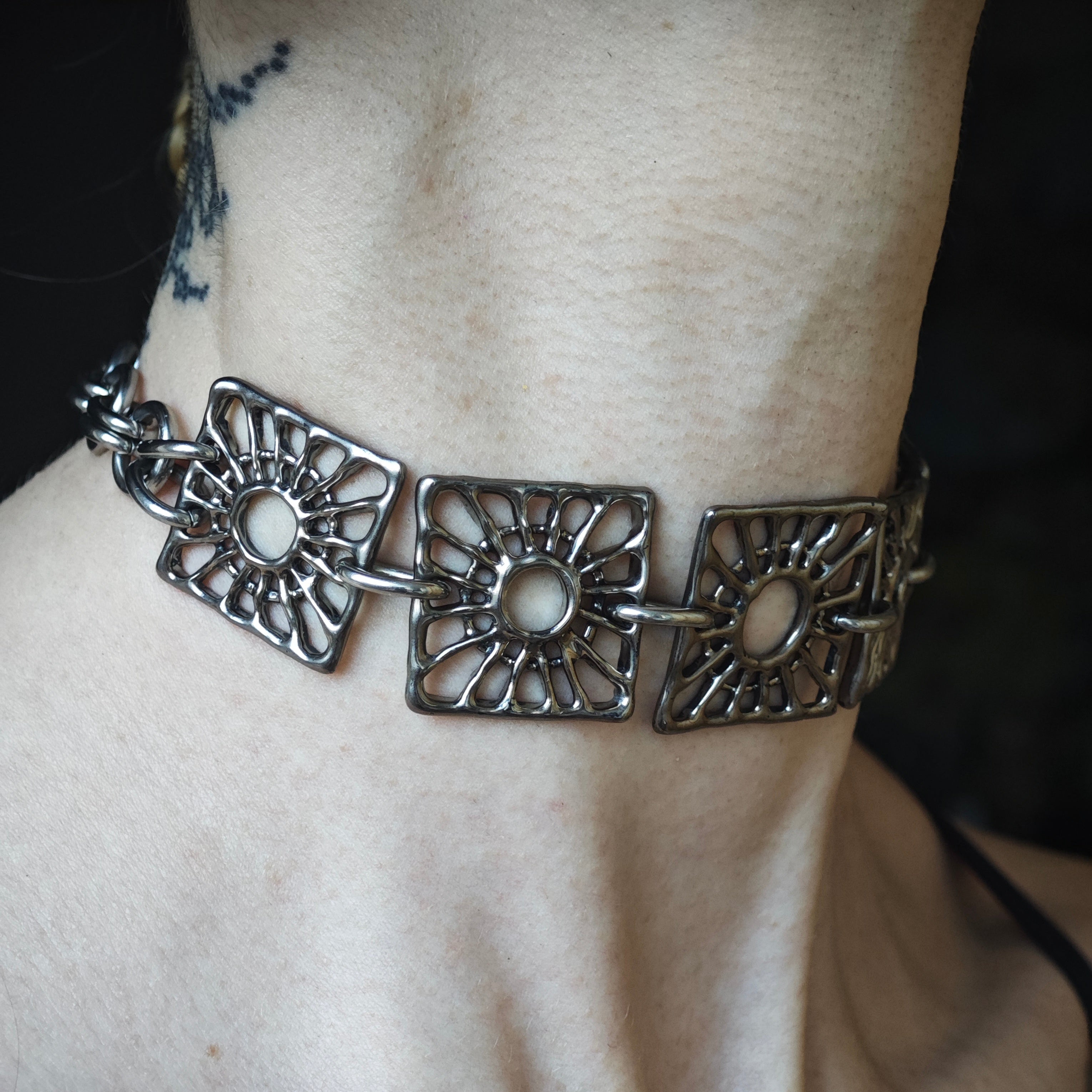 spider's web choker