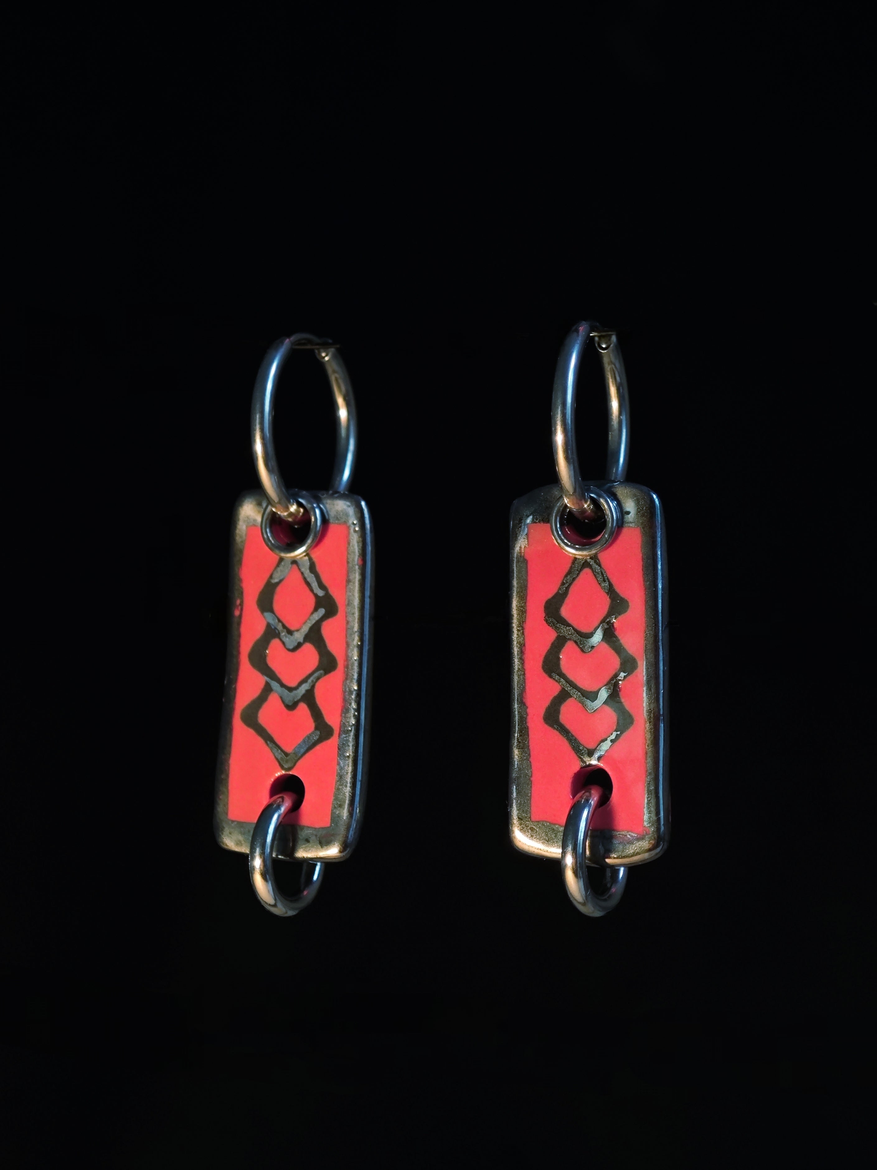chain of crimson diamonds earrings