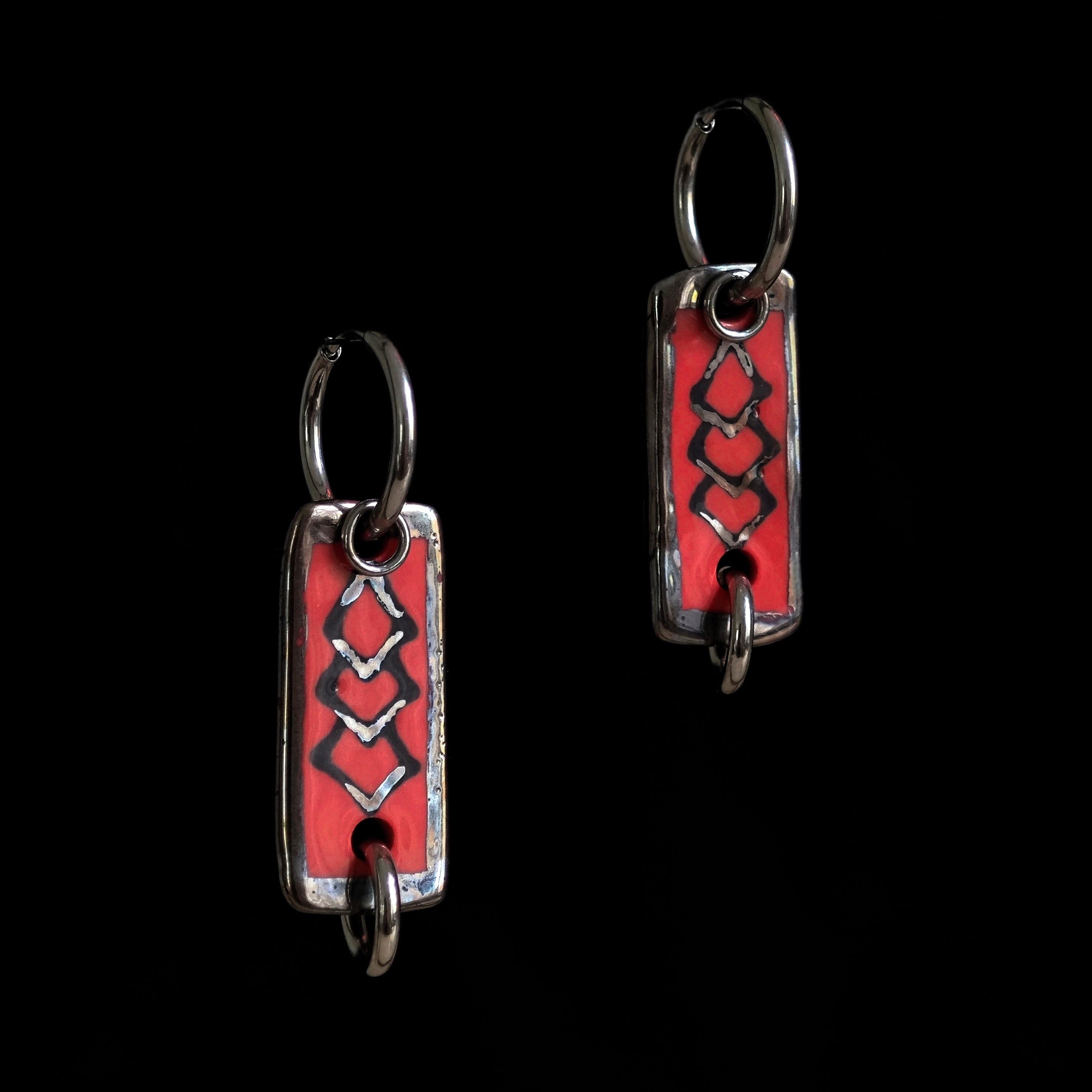 chain of crimson diamonds earrings