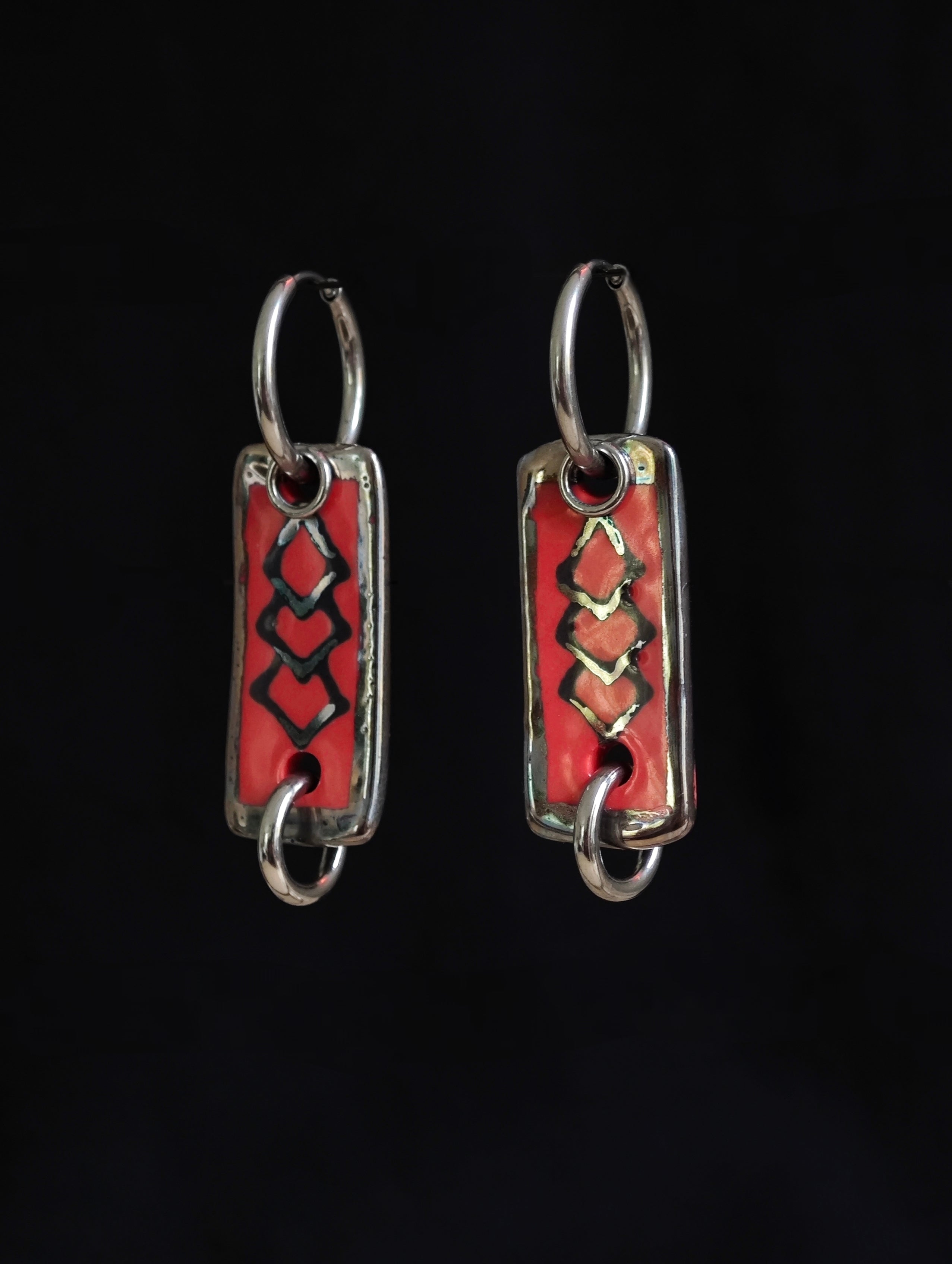 chain of crimson diamonds earrings