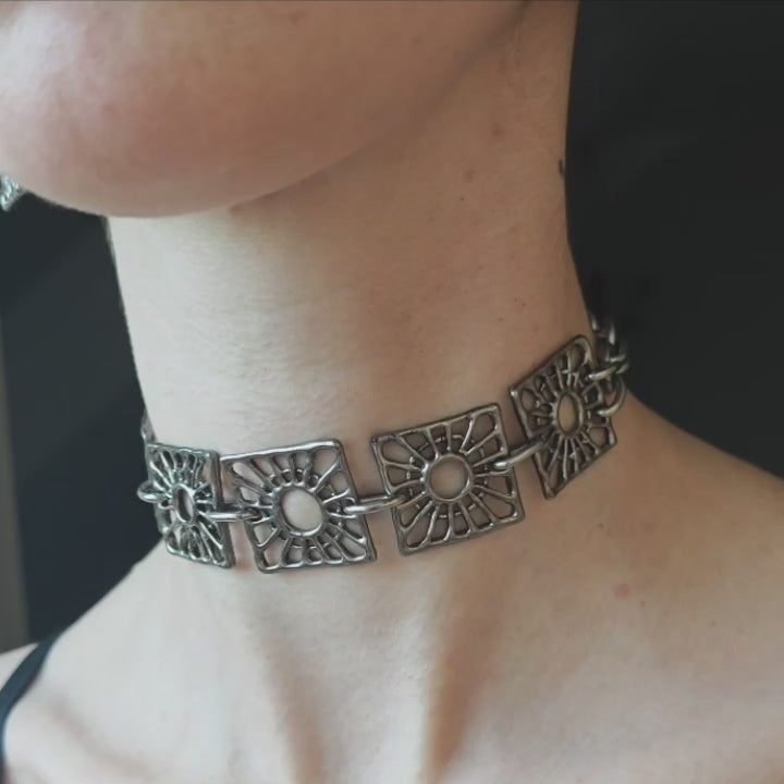 spider's web choker